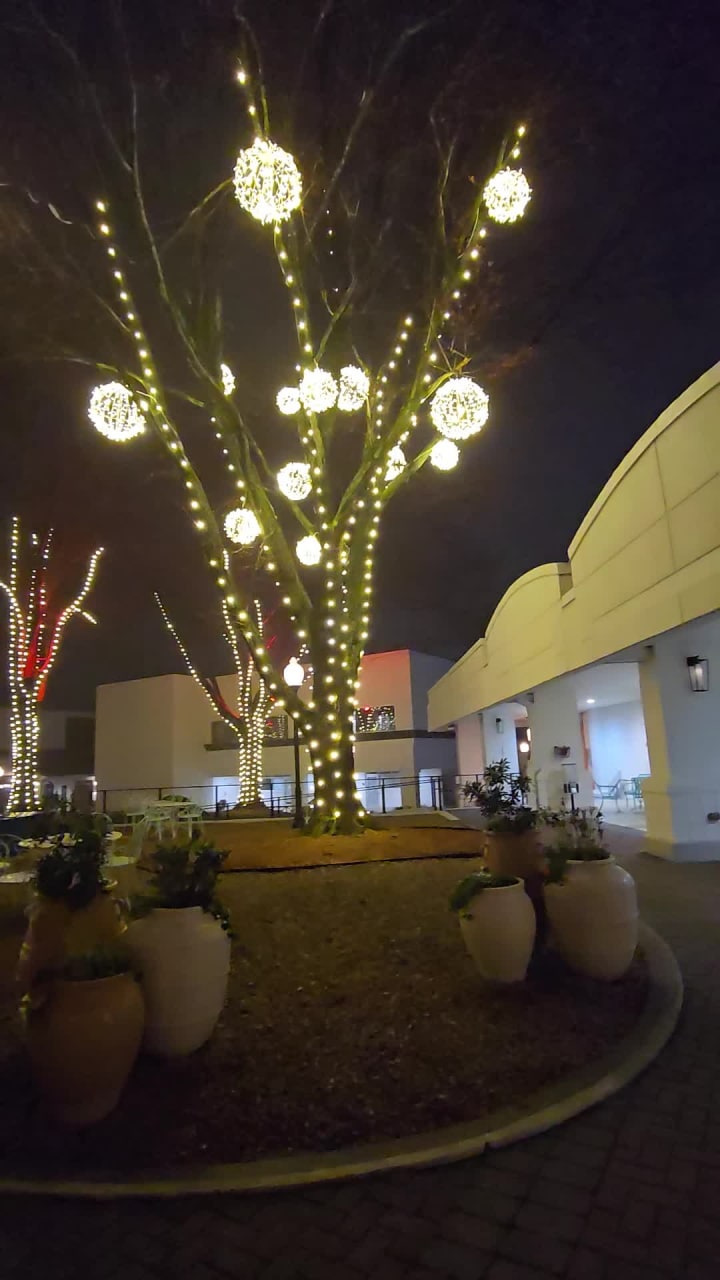 Video review of Café Intermezzo