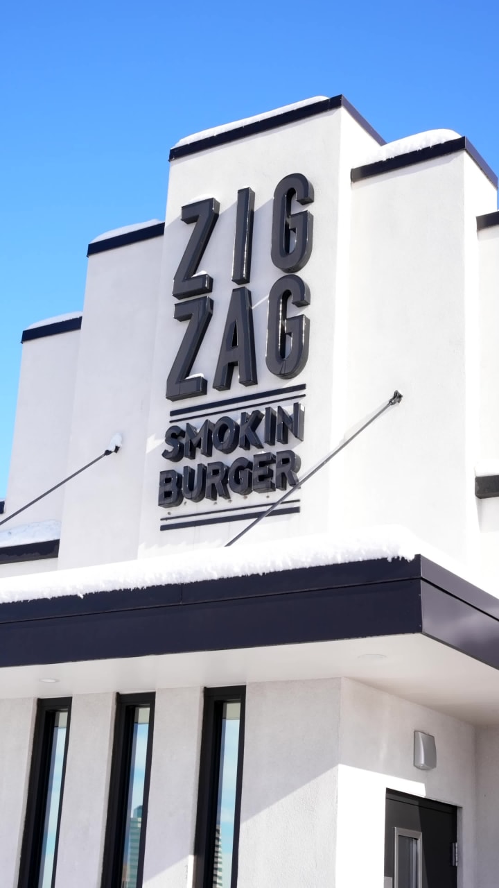 Zig Zag Smokin' Burger