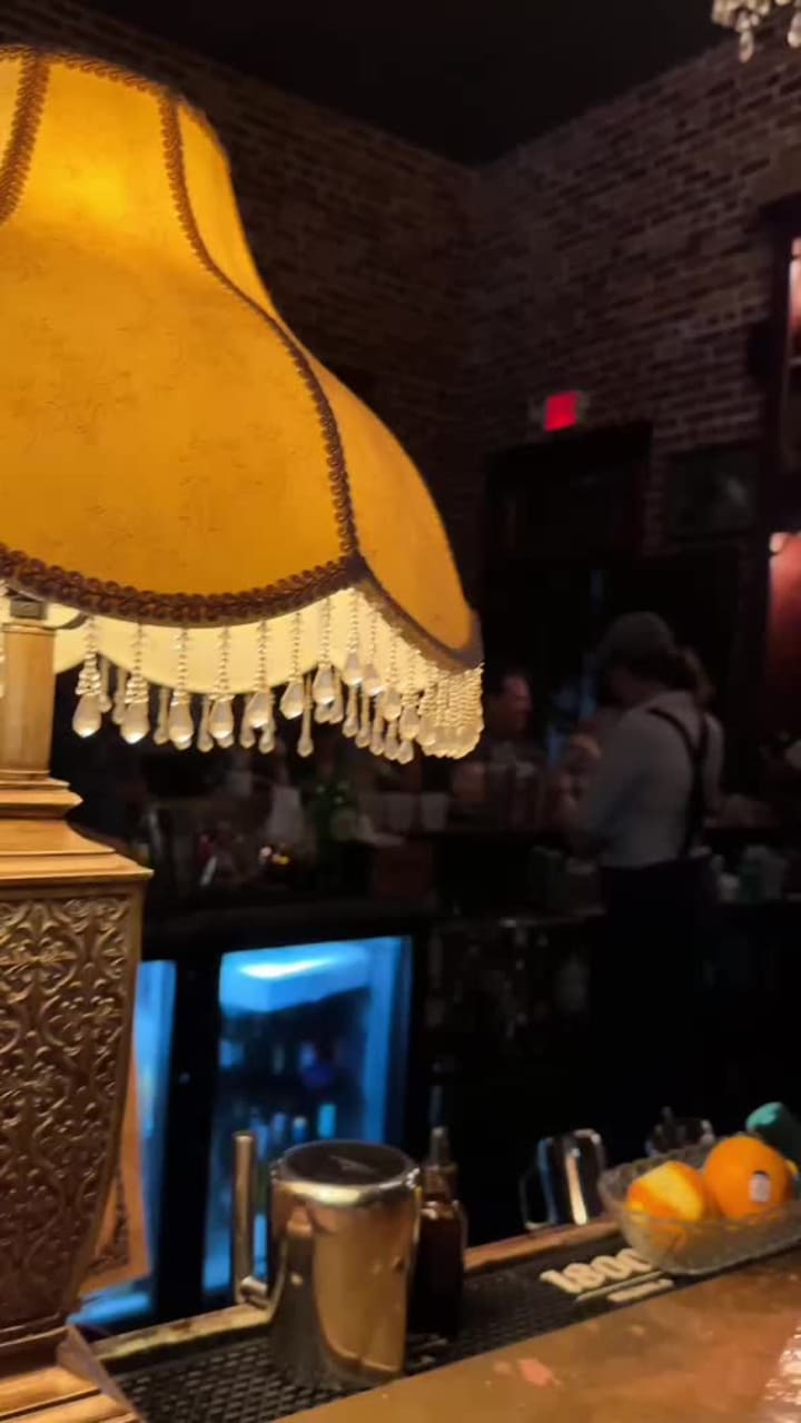 Video review of The 86 Room