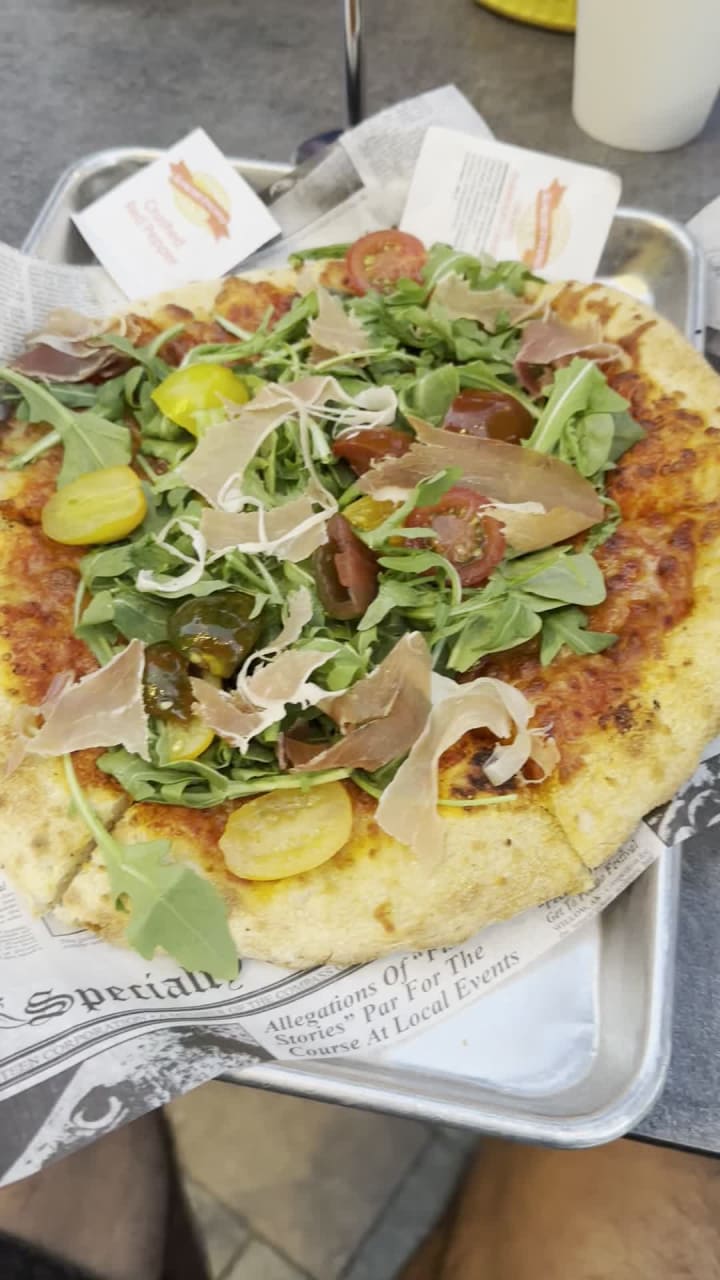 572 Social Kitchen and Lounge