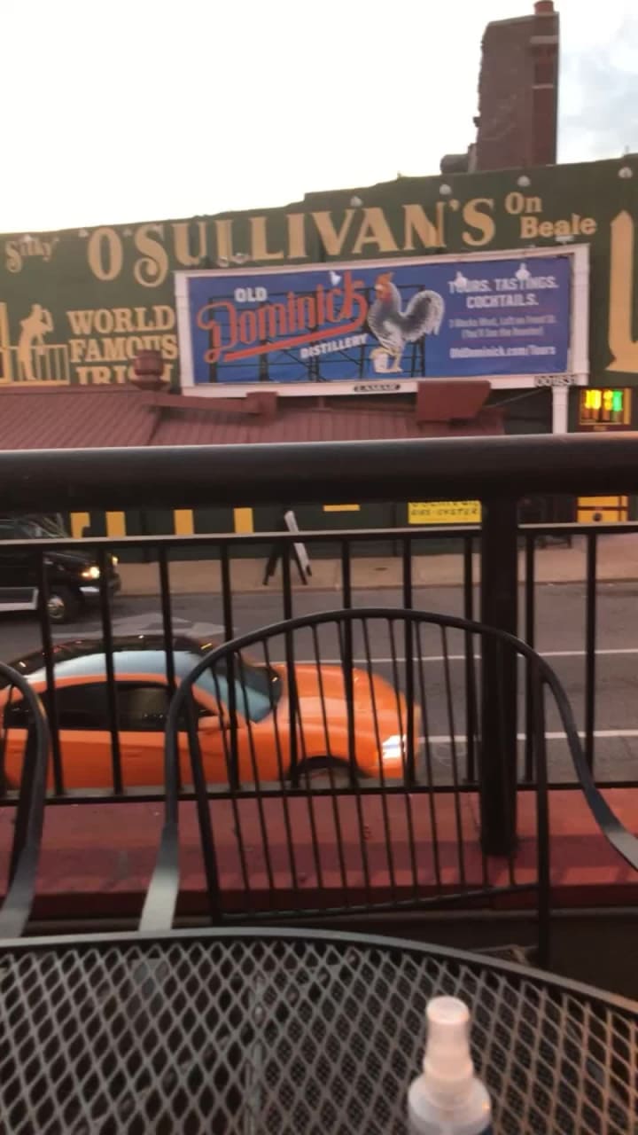 Video review of Alfred's on Beale