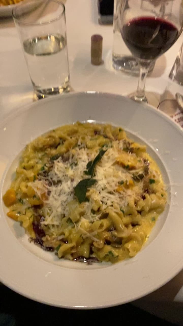 Video review of Old Ebbitt Grill