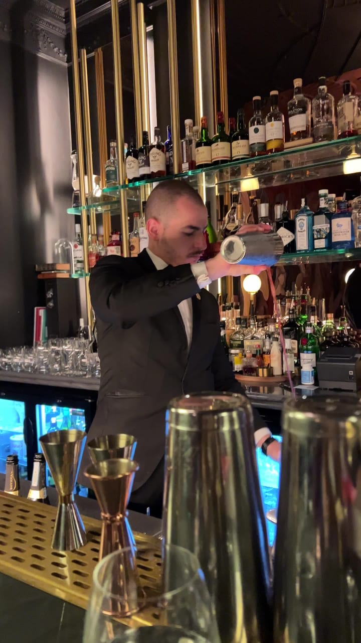 Video review of Fitzsimons Bar