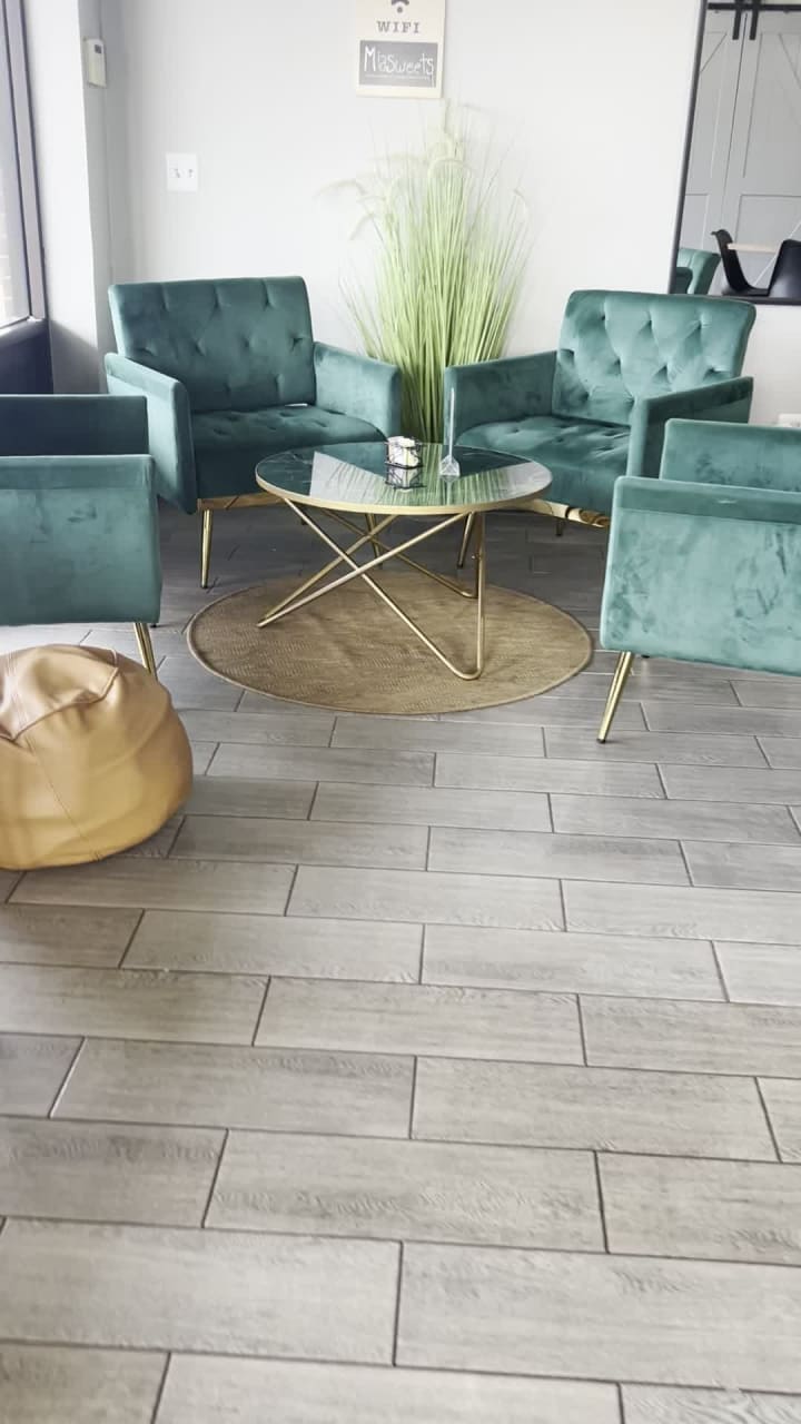 Mia's Bakery & Coffee Shop