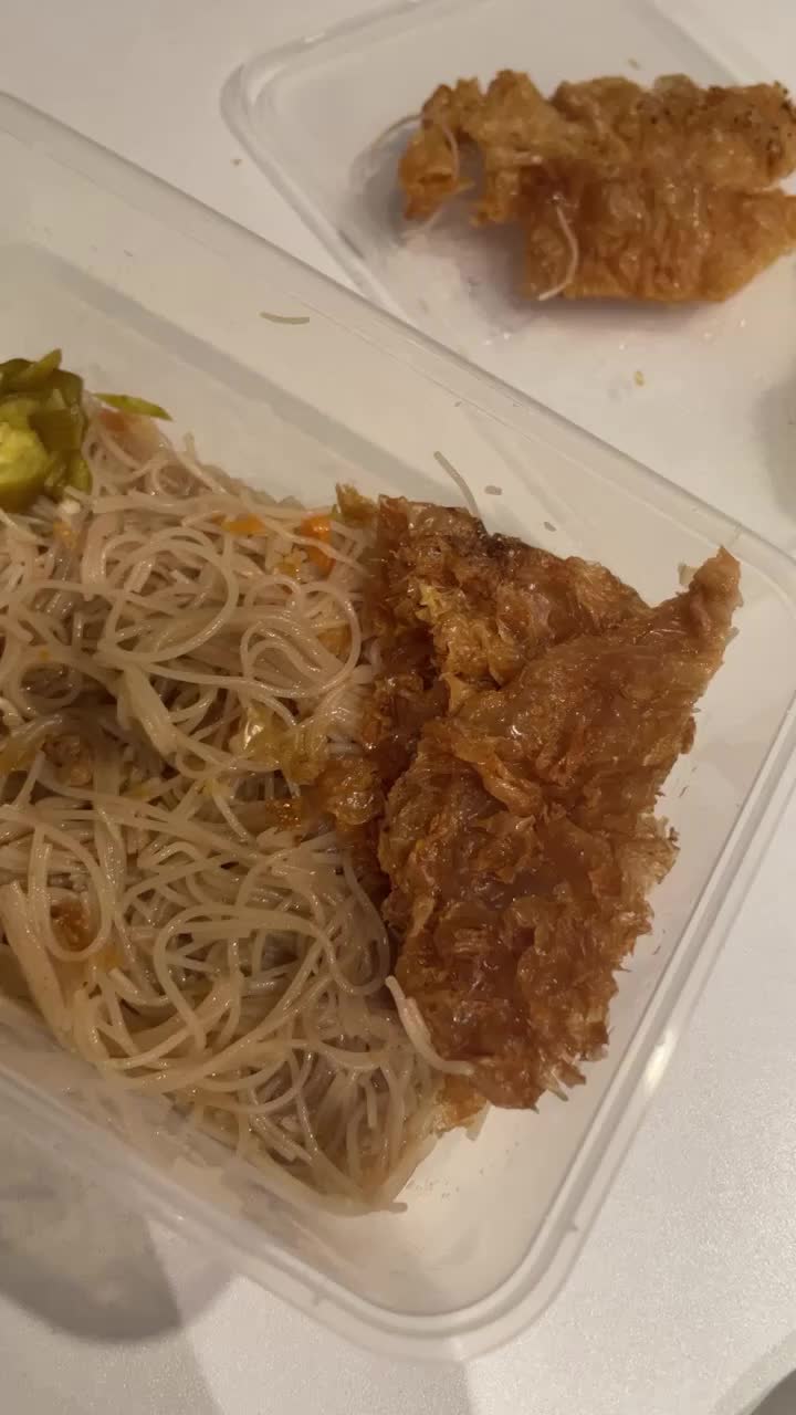 Video review of Maxwell Food Centre