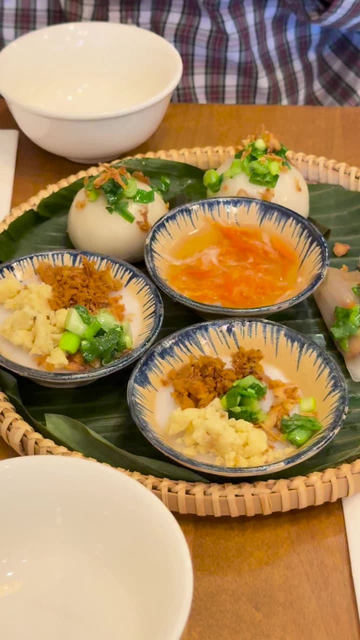 Sen Saigon