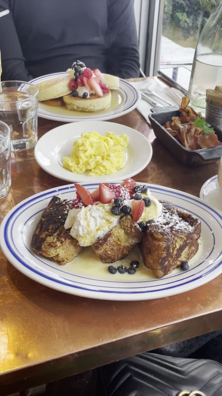 Video review of The Corner