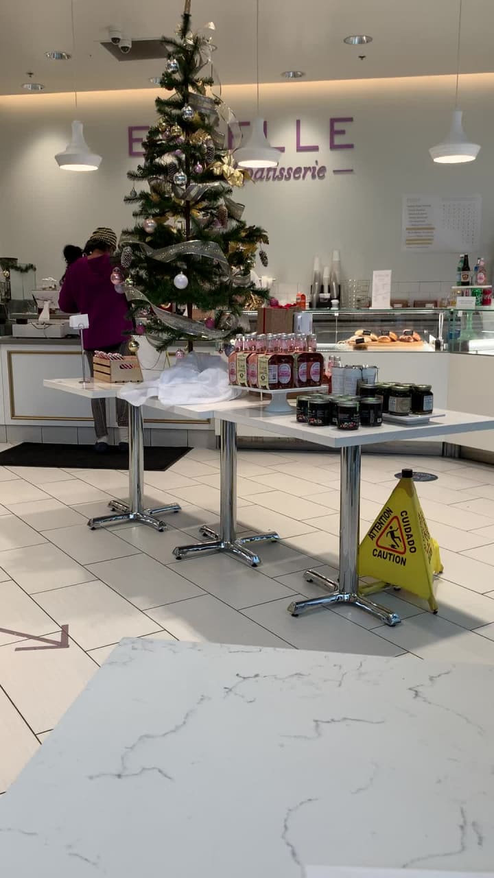 Video review of Estelle Bakery & Pâtisserie