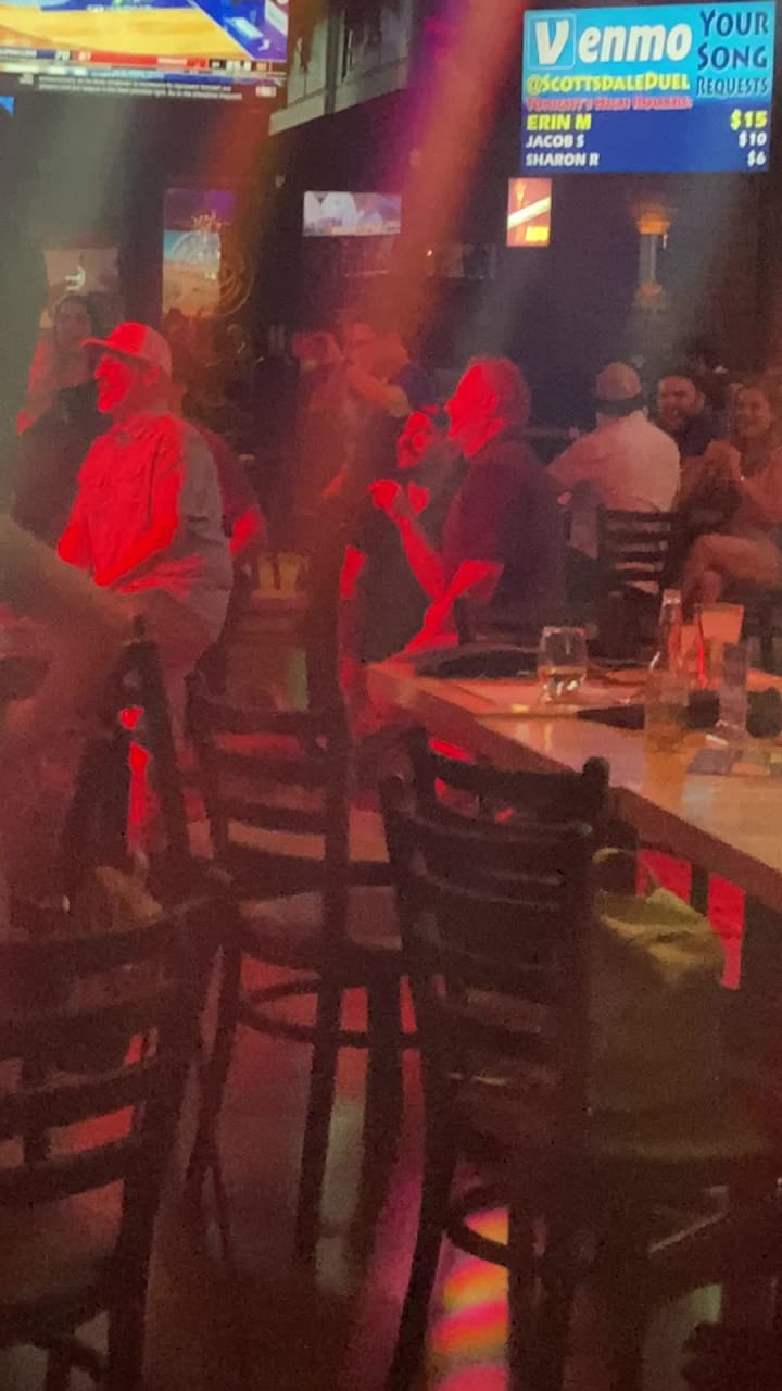 Duelies Sports Bar and Grill