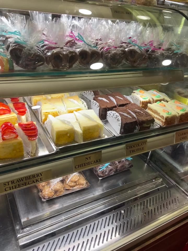 Ferrara Bakery & Cafe