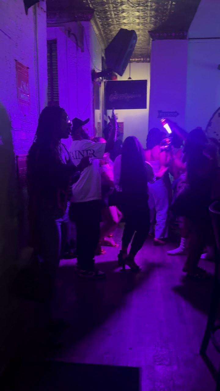 Video review of Cafe Saint-Ex