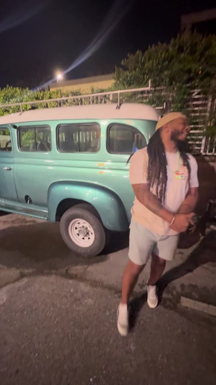 Kahuna's Bar & Grill