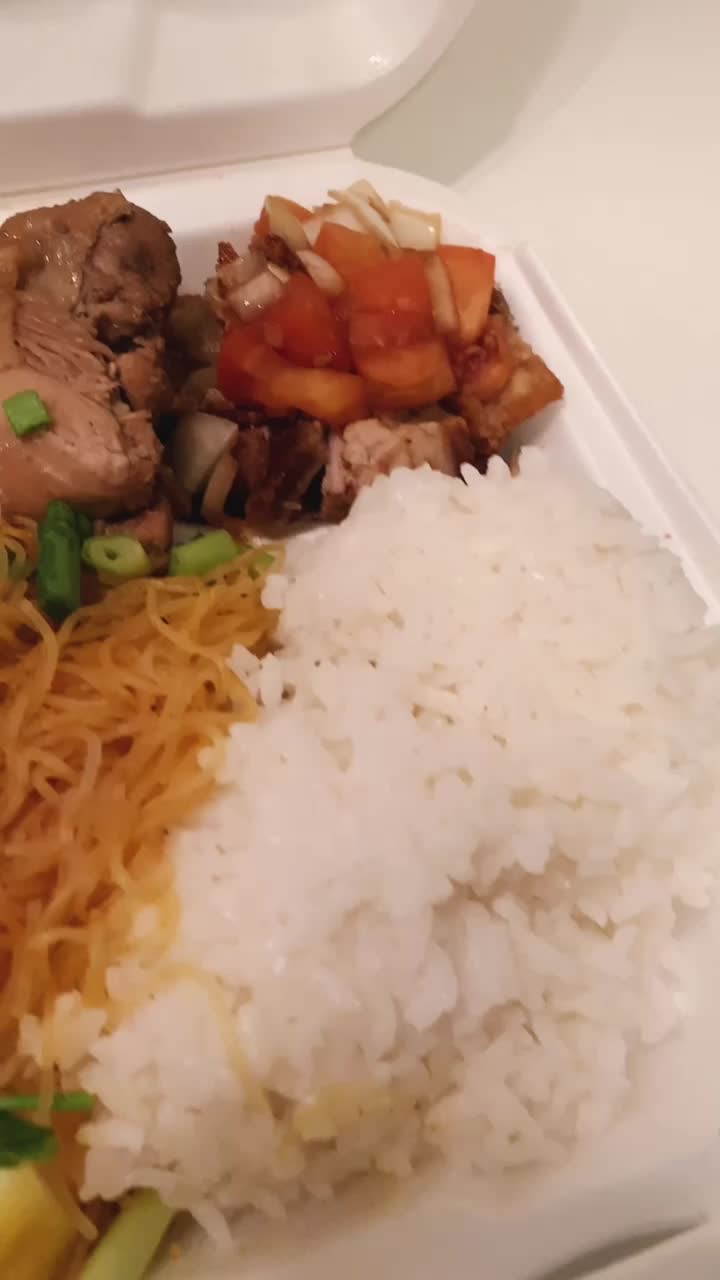 Video review of Thelma's Filipino Restaurant