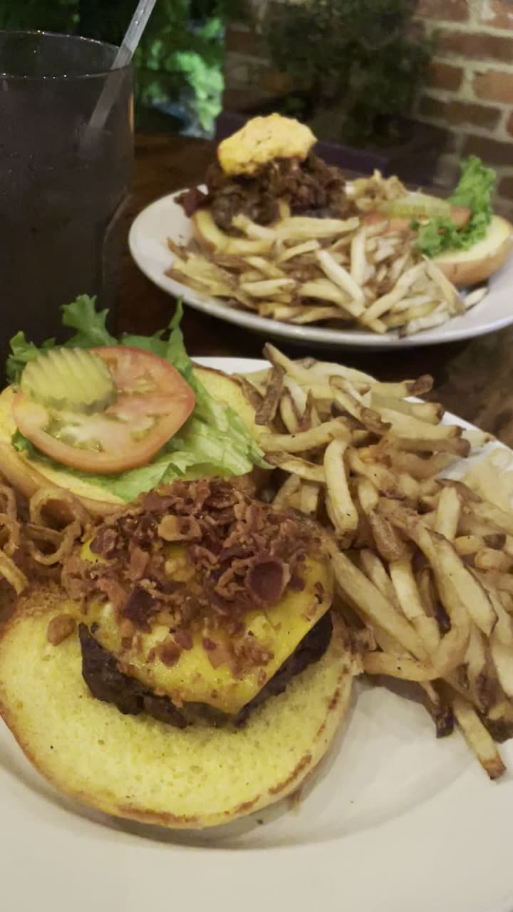 Video review of Poe's Tavern