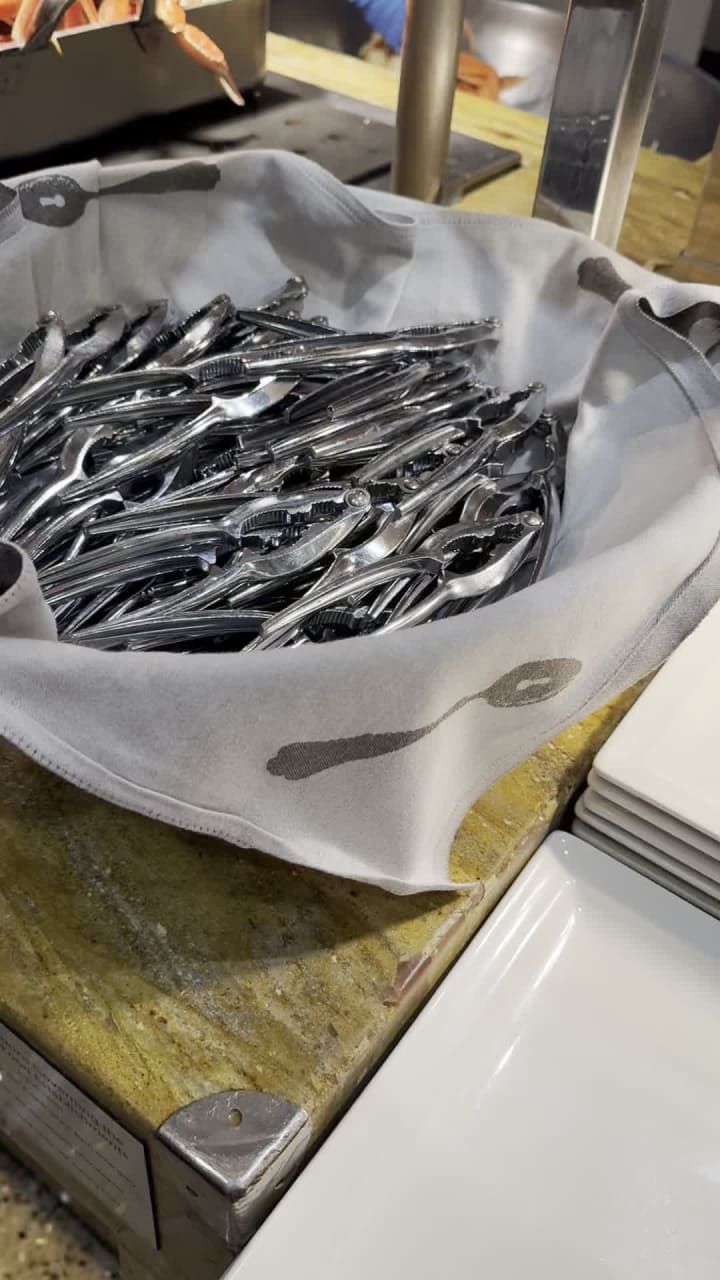 Video review of Wicked Spoon