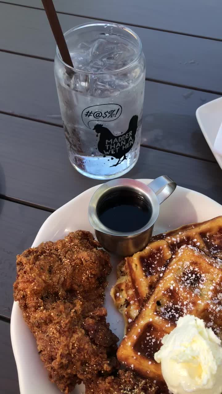 Video review of Tupelo Honey