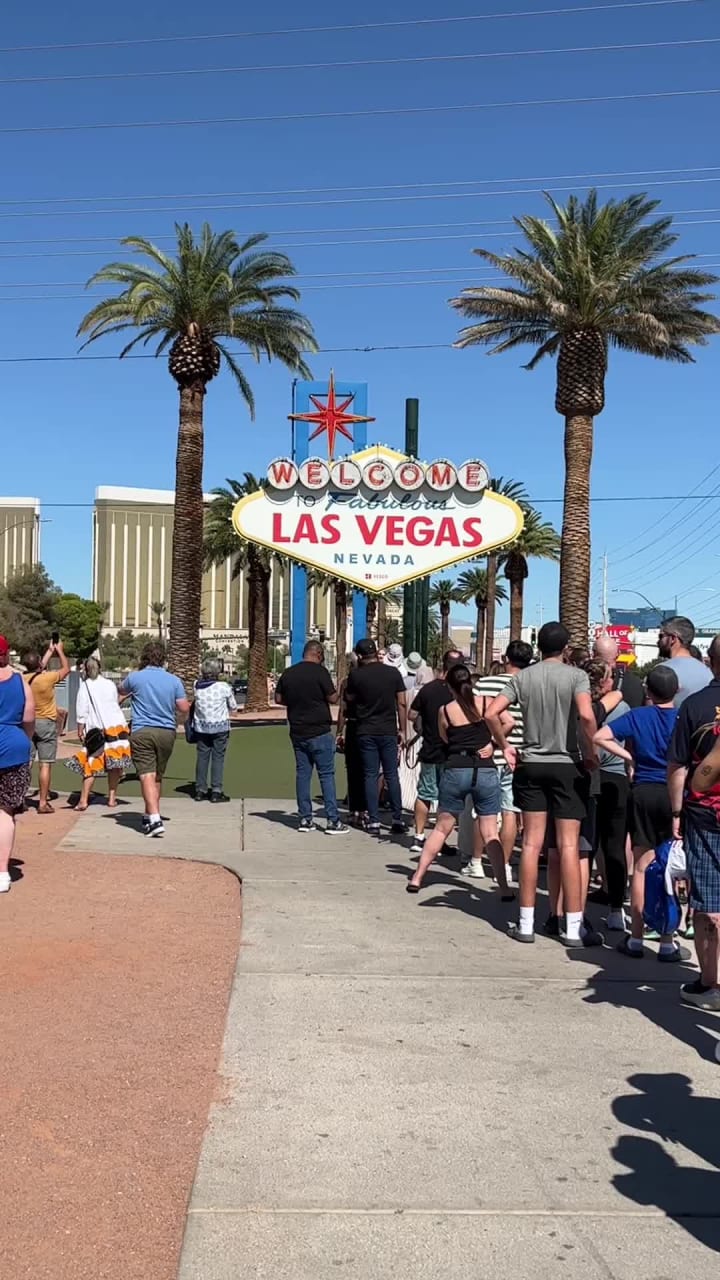 Video review of Welcome To Fabulous Las Vegas Sign