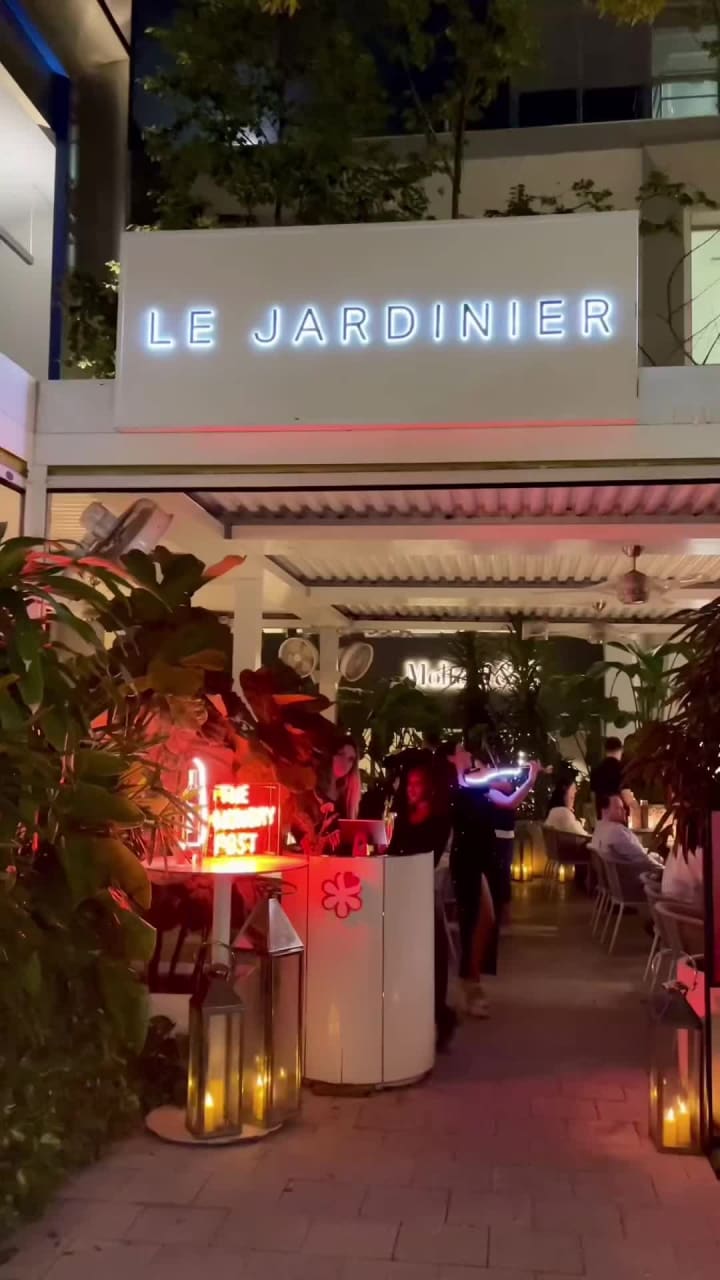 Video review of Le Jardinier