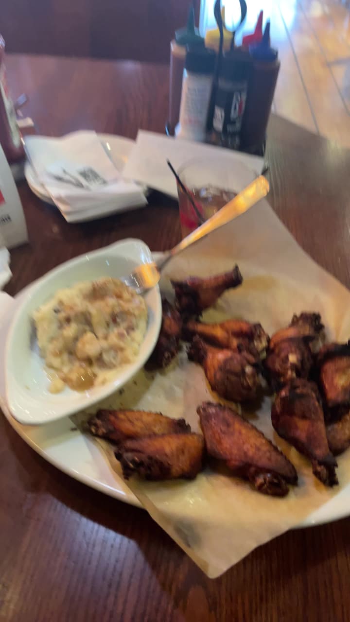 Video review of Smokey Bones Bar & Fire Grill