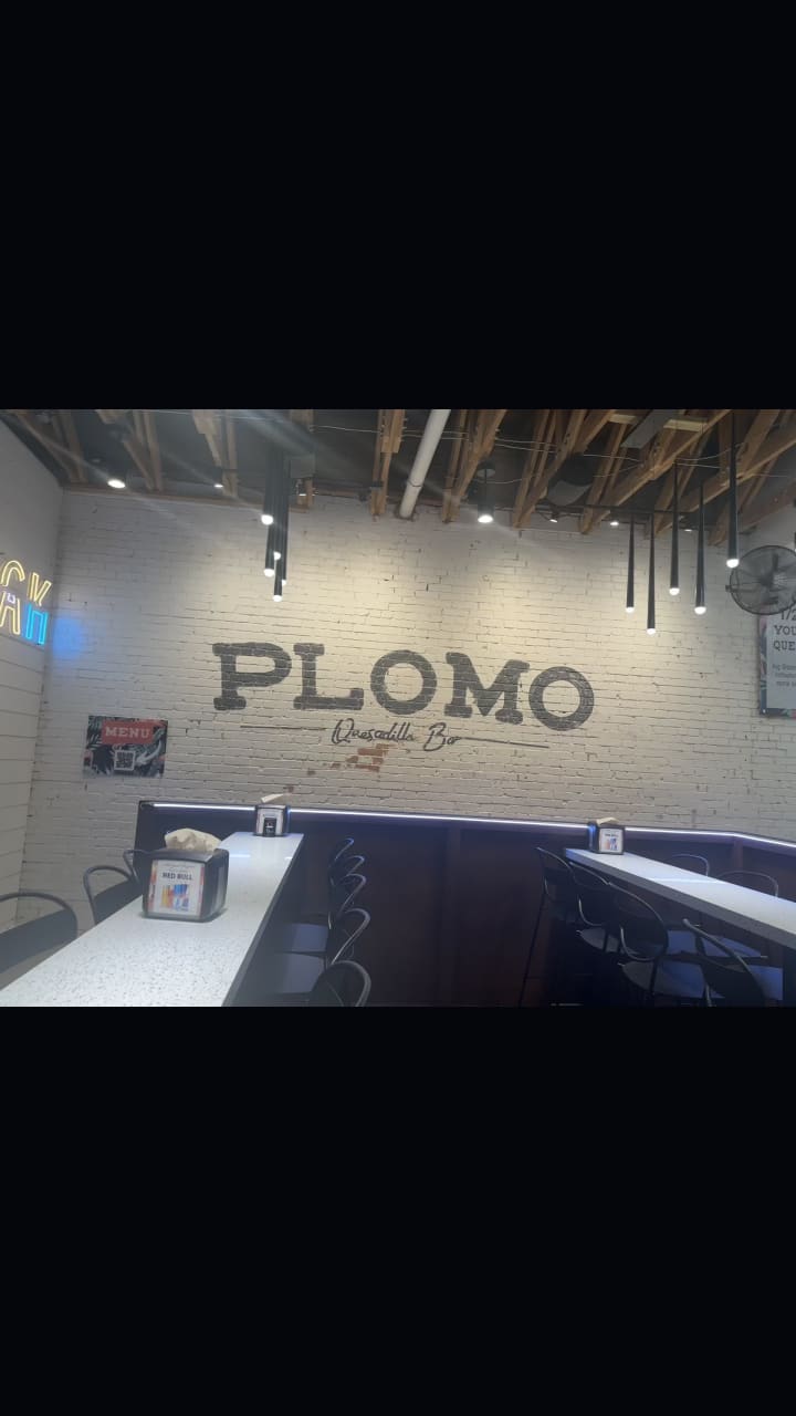 Plomo Quesadillas: Henderson Ave