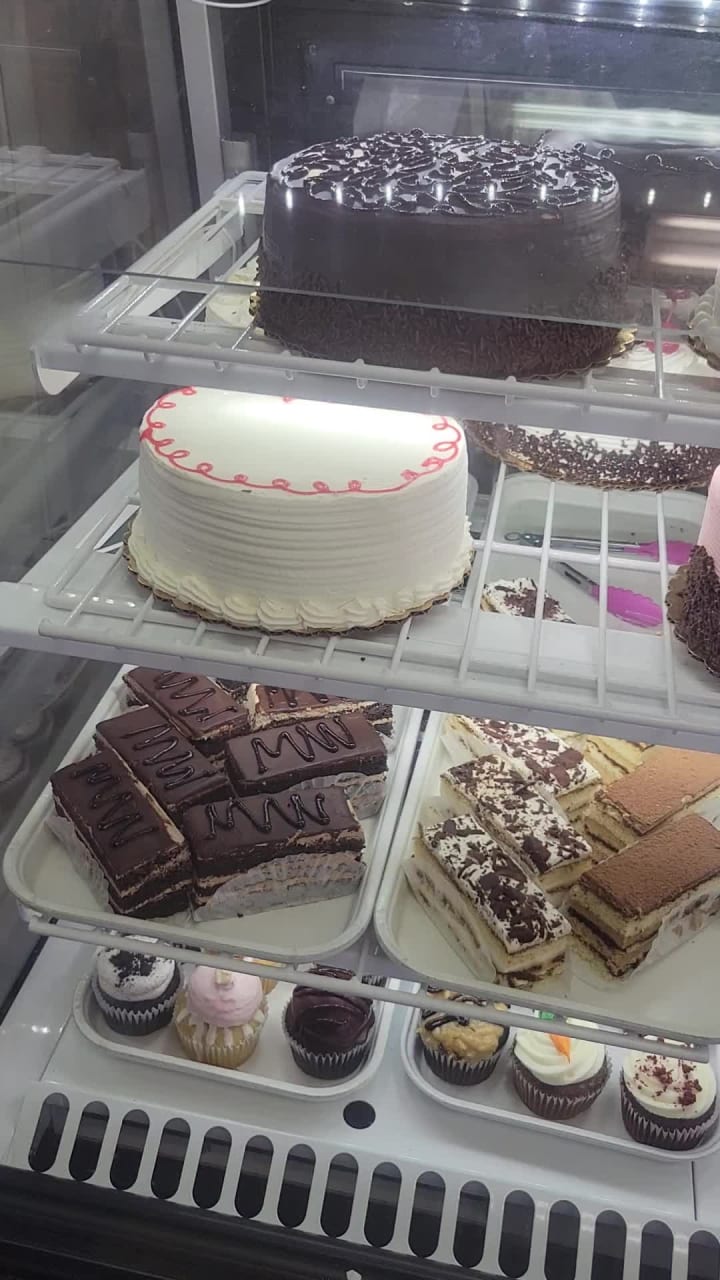 M & W Dutch American Bakery