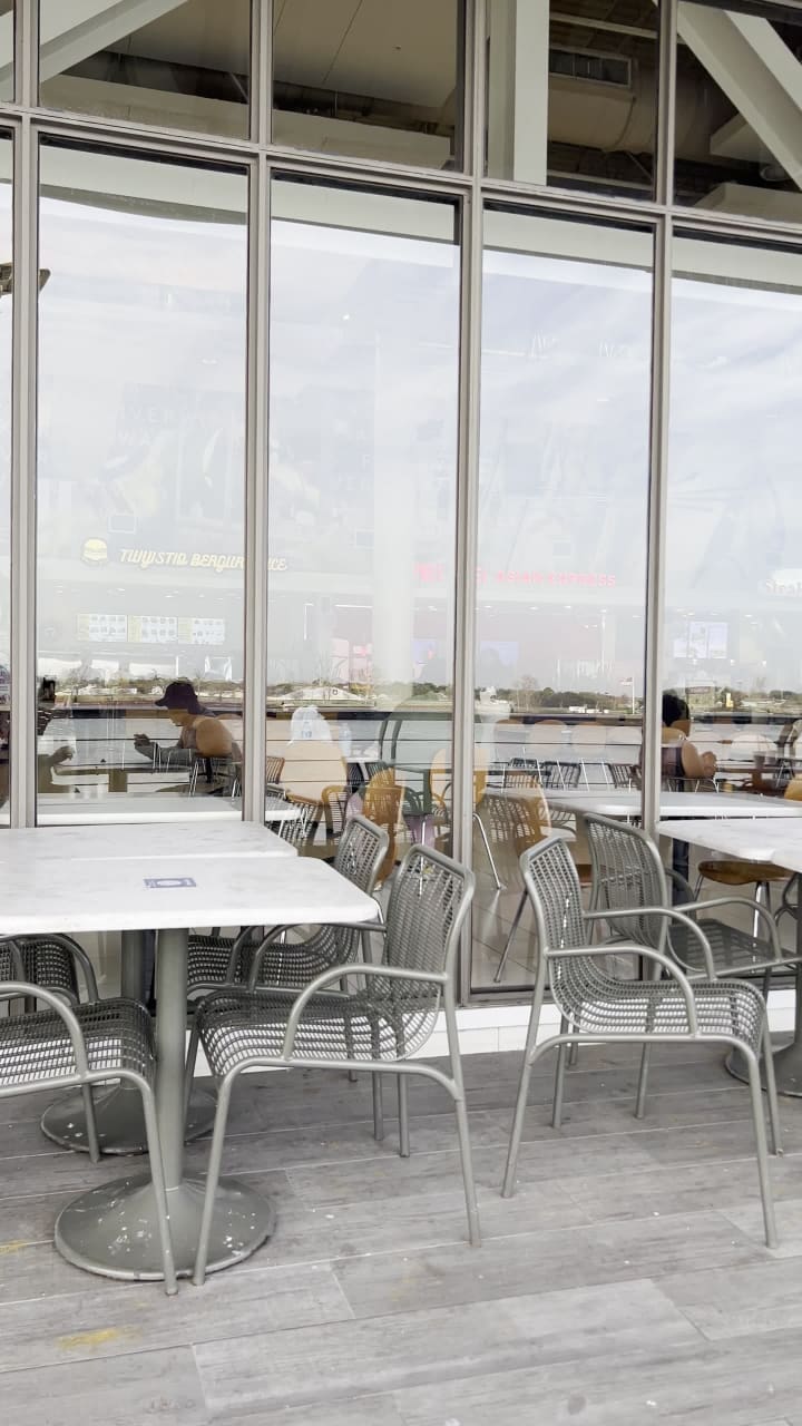 Video review of The Outlet Collection at Riverwalk