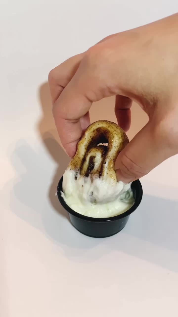 Video review of Cinnaholic