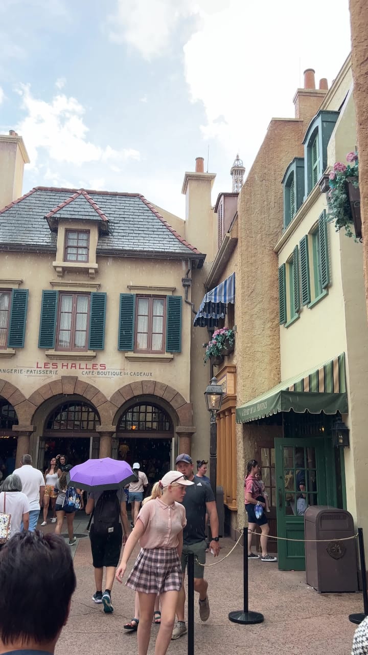 Video review of Les Halles Boulangerie Patisserie