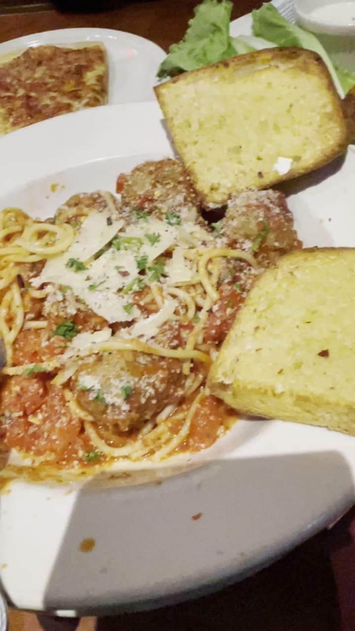 Video review of Pizza Lucé Downtown