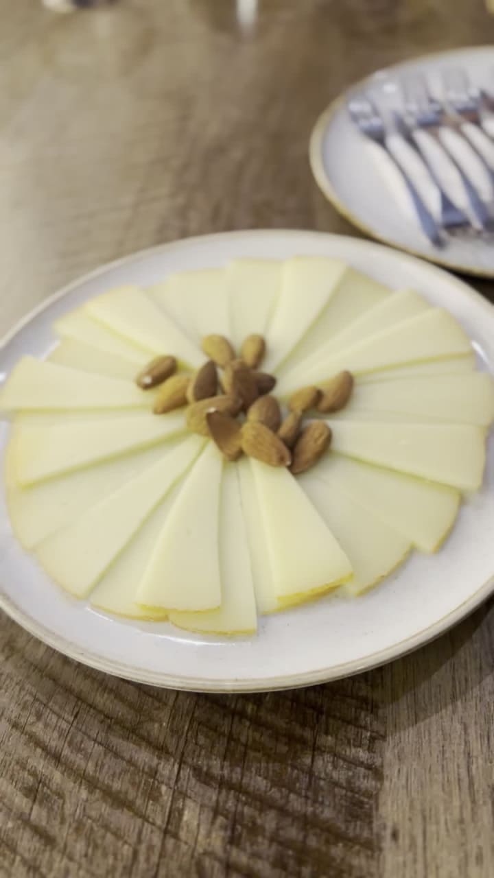 Video review of TeaJuliette Castillo del Mono Osorio