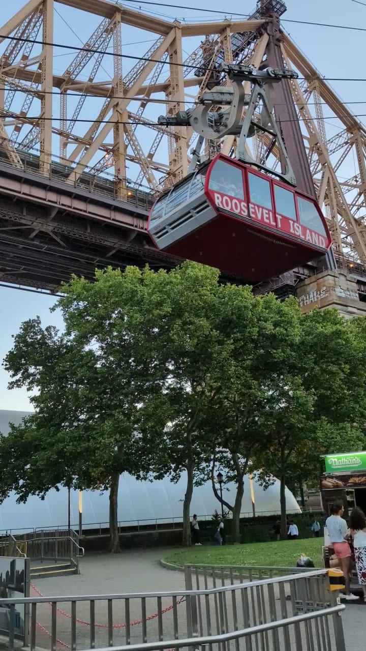 Roosevelt Island Tram (Roosevelt Island Station)