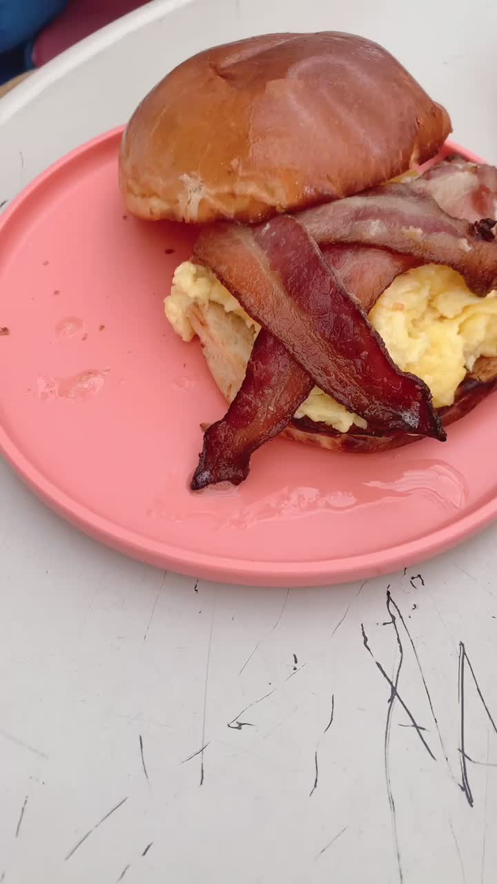 Video review of baba cool cafe