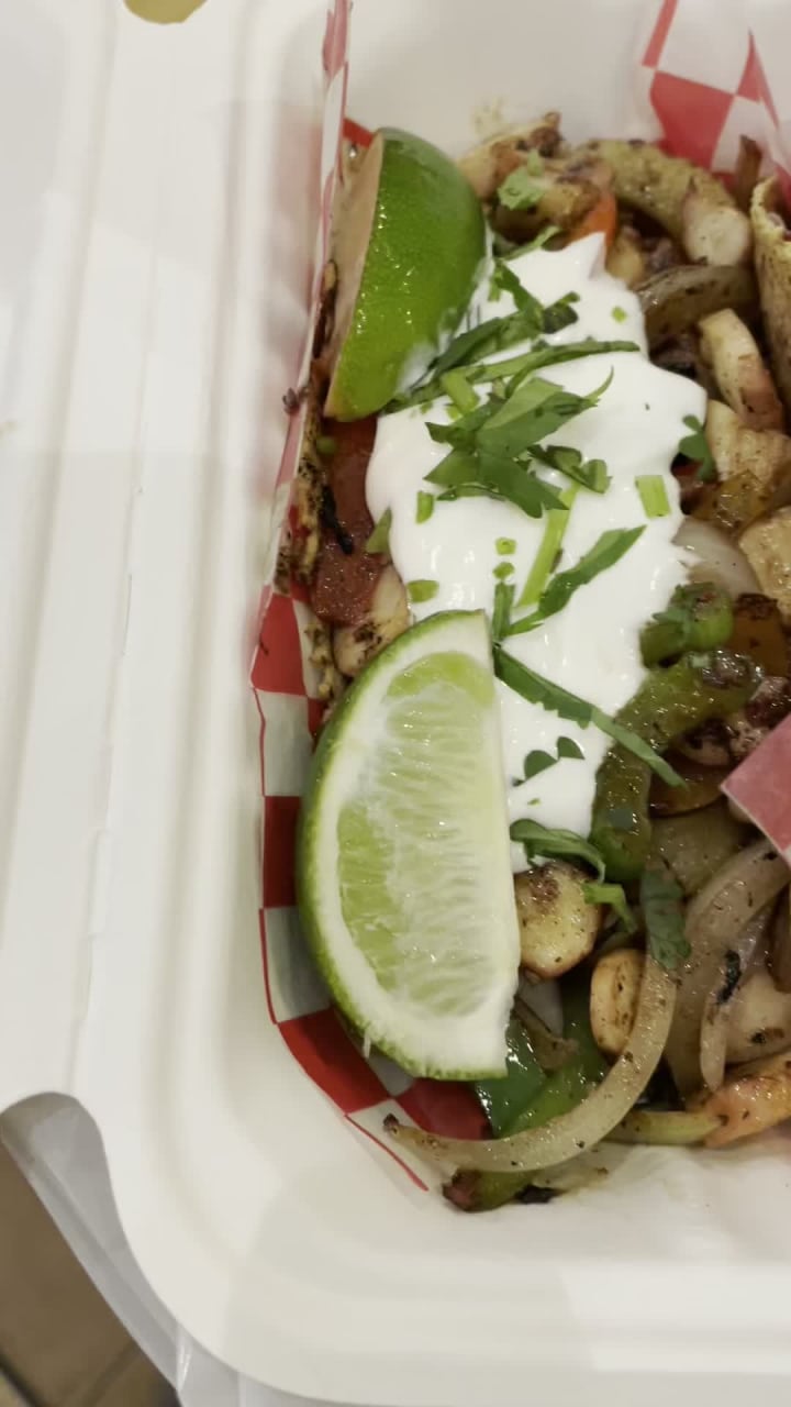 Video review of Seven Lives - Tacos y Mariscos