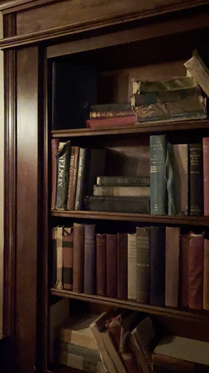 Video review of Blyth & Burrows