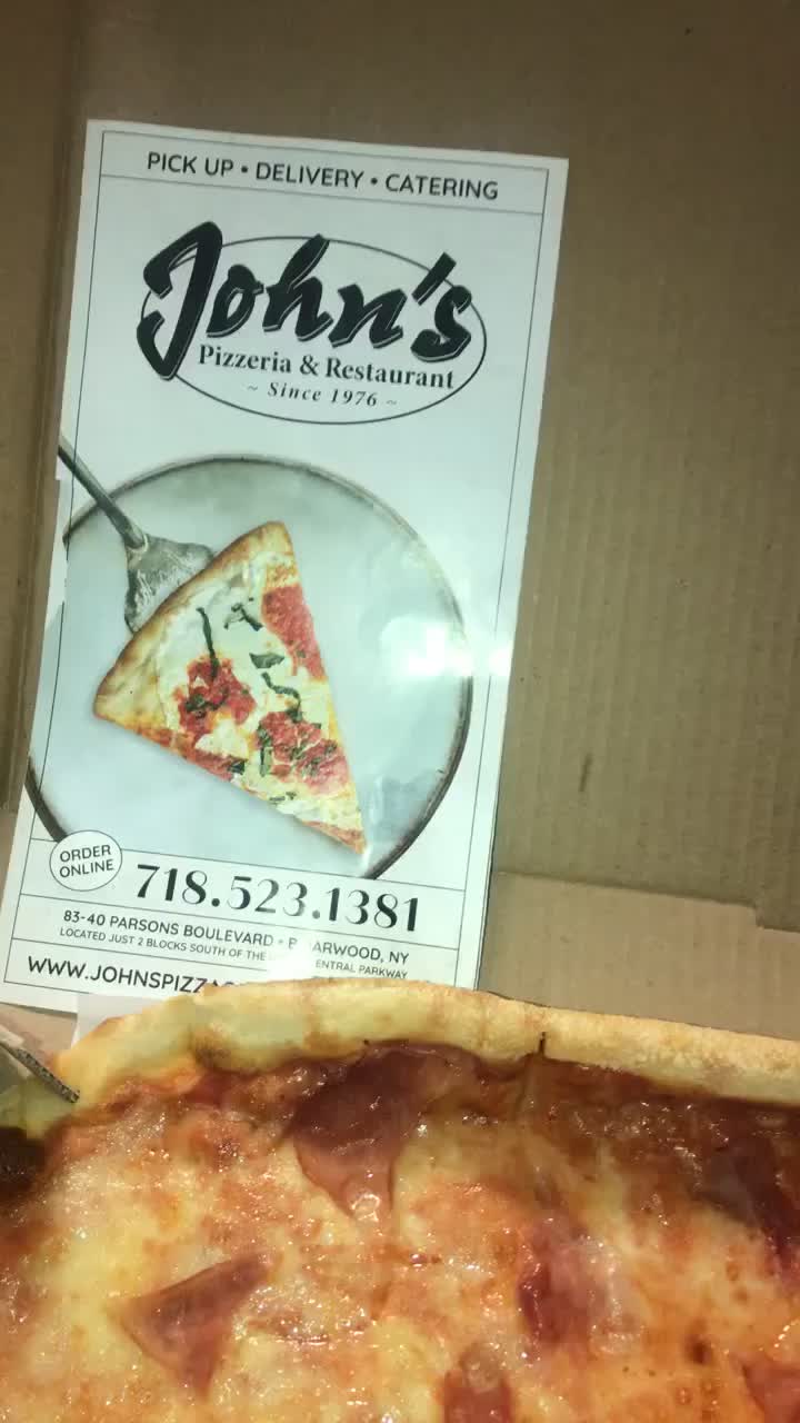 John's Pizzeria