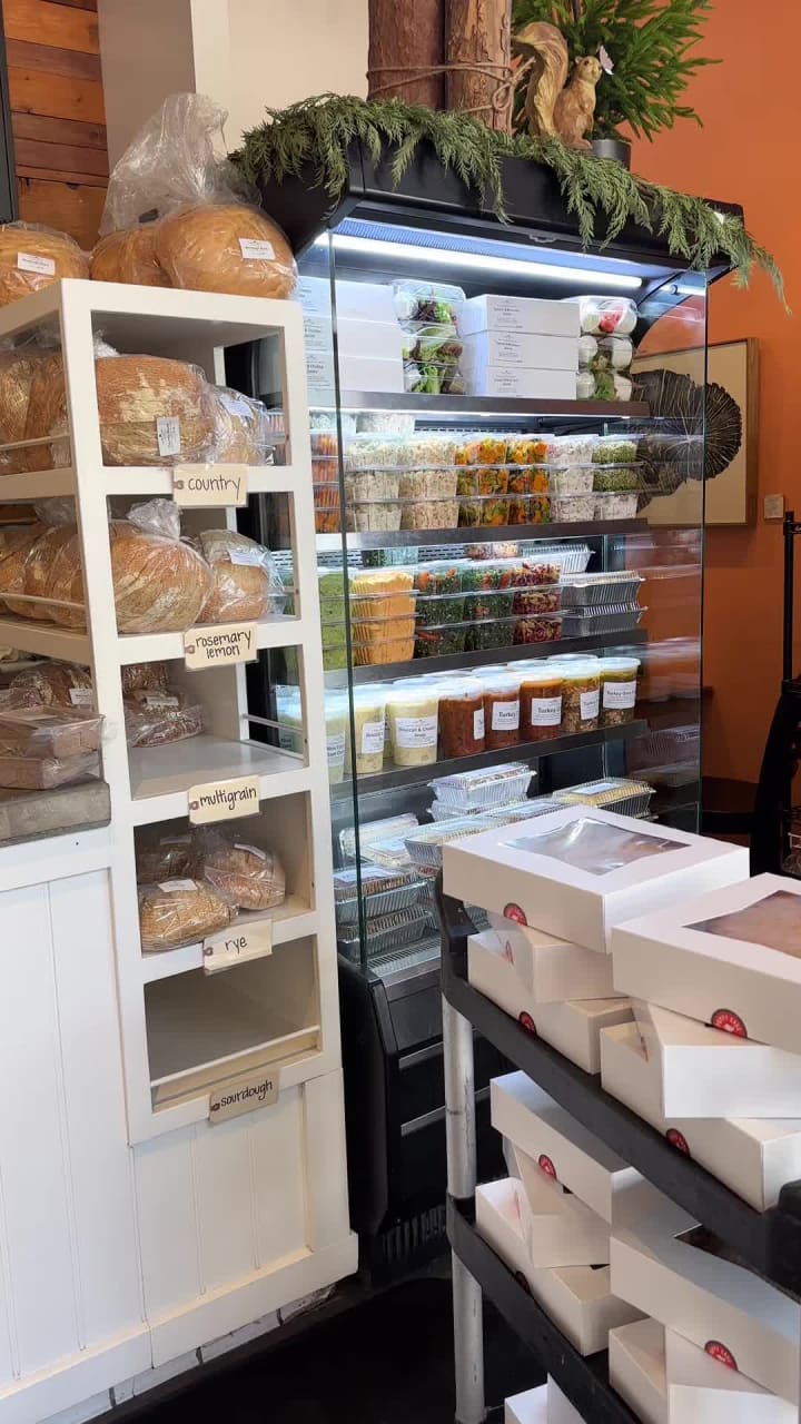 Video review of Poppy Cake Baking Company