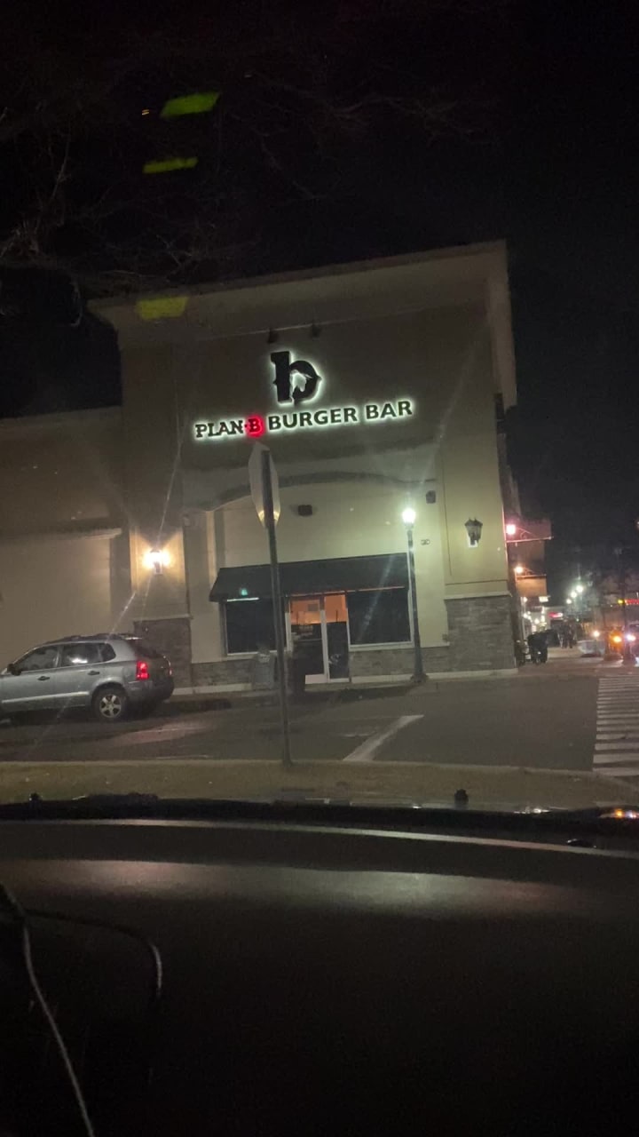 Video review of Plan B Burger Bar