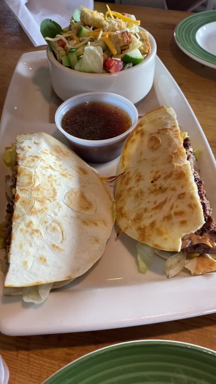 Applebee's Grill + Bar