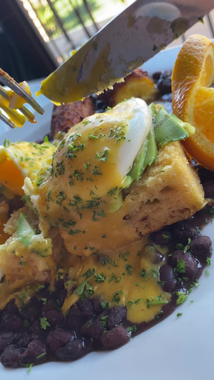 Mercedes Bar & Grille