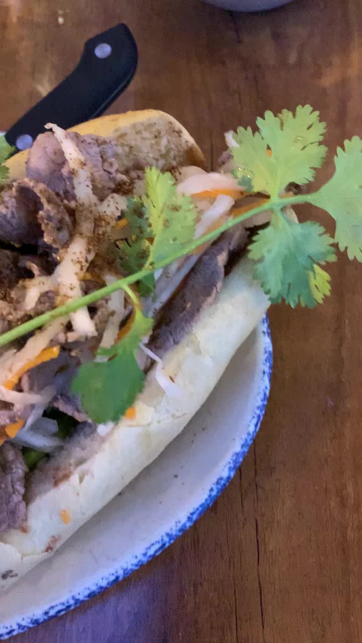 Video review of Doi Moi