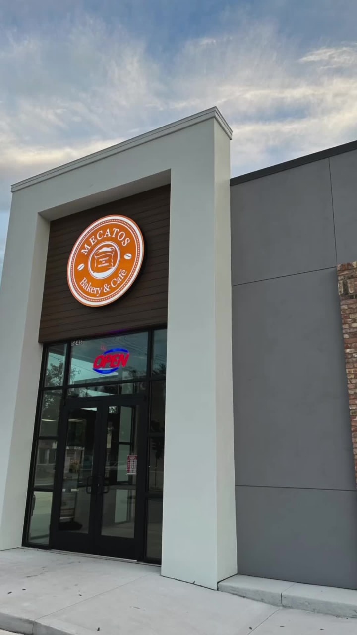 Mecatos Bakery & Café