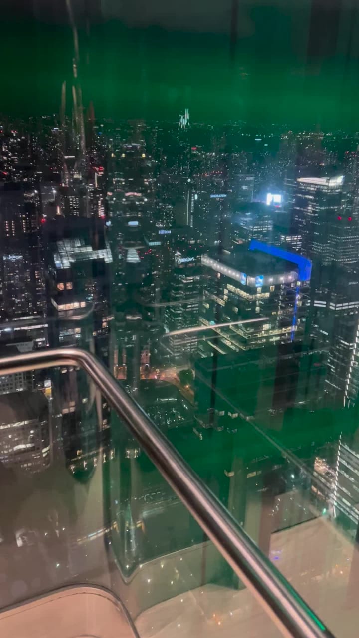 Video review of 360 Restaurant