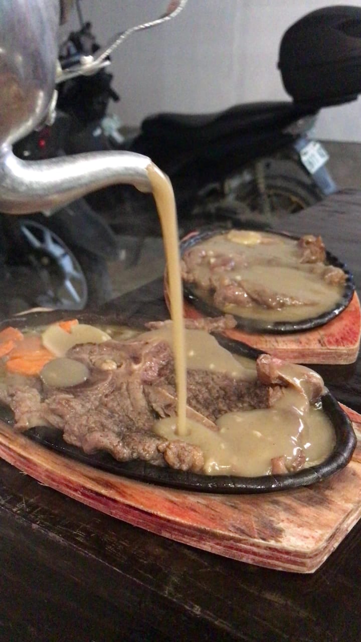 Arch Key Sizzling Champ Restobar