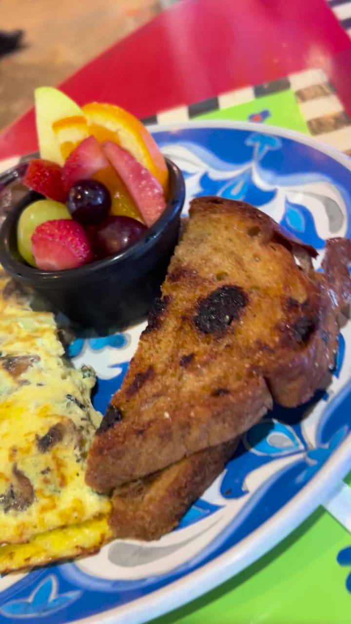 Video review of Ruth's Cafe