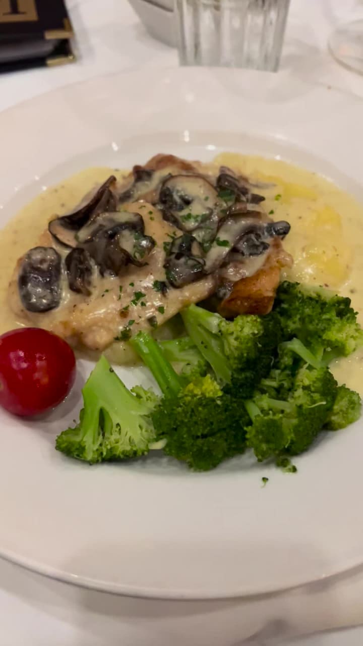 Video review of Mansurs on the Boulevard