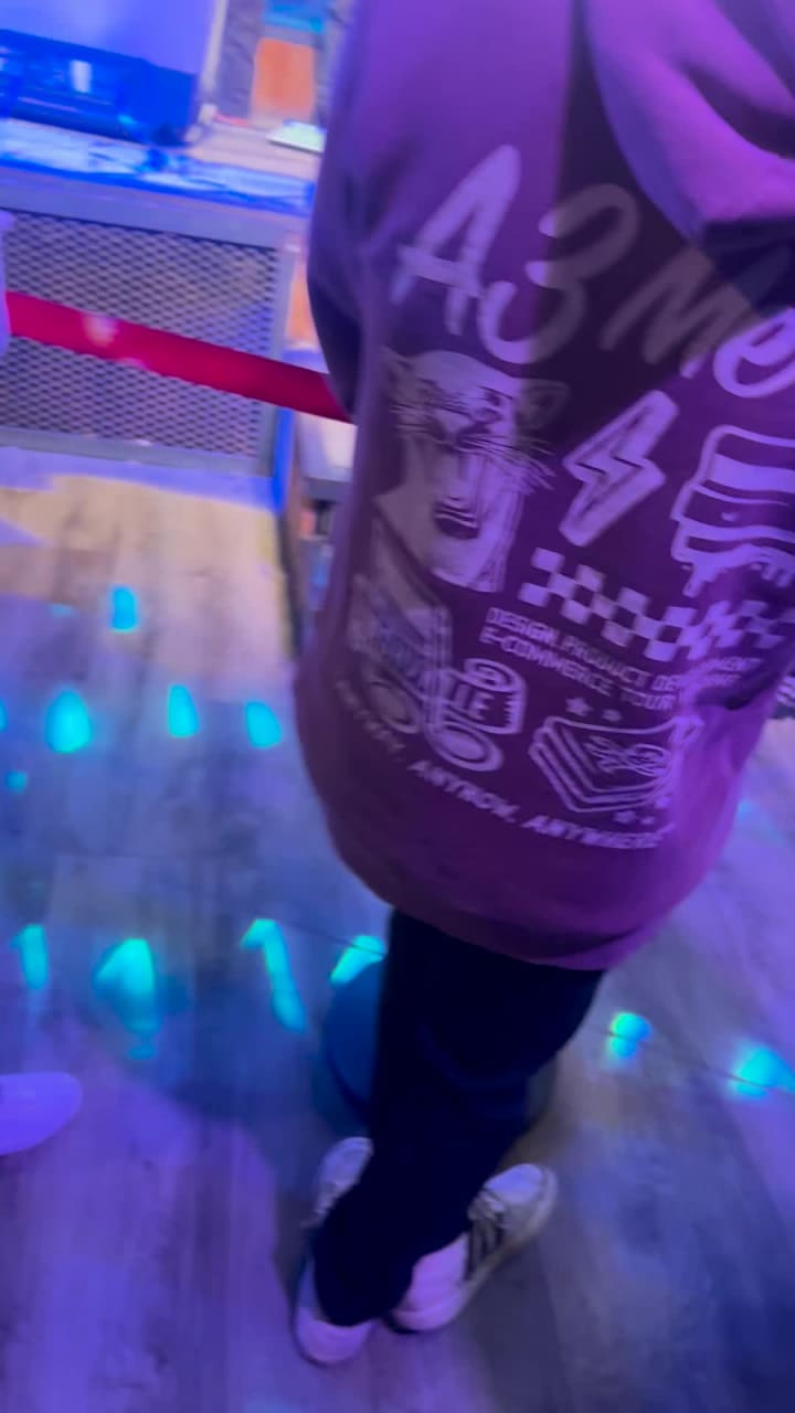 Video review of Tin Roof Broadway