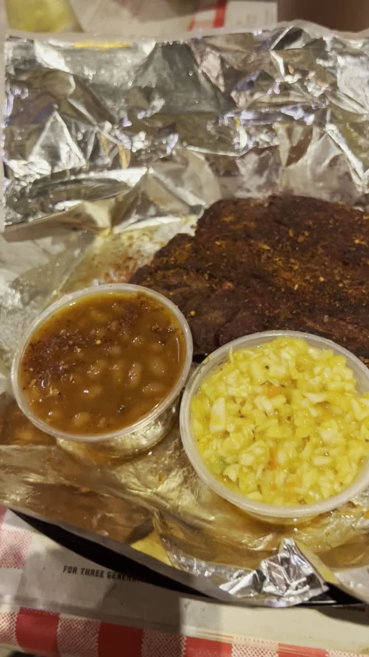 Video review of Charlie Vergos' Rendezvous