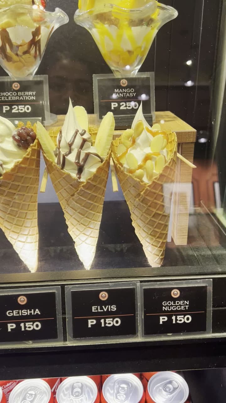 Video review of St. Marc Café