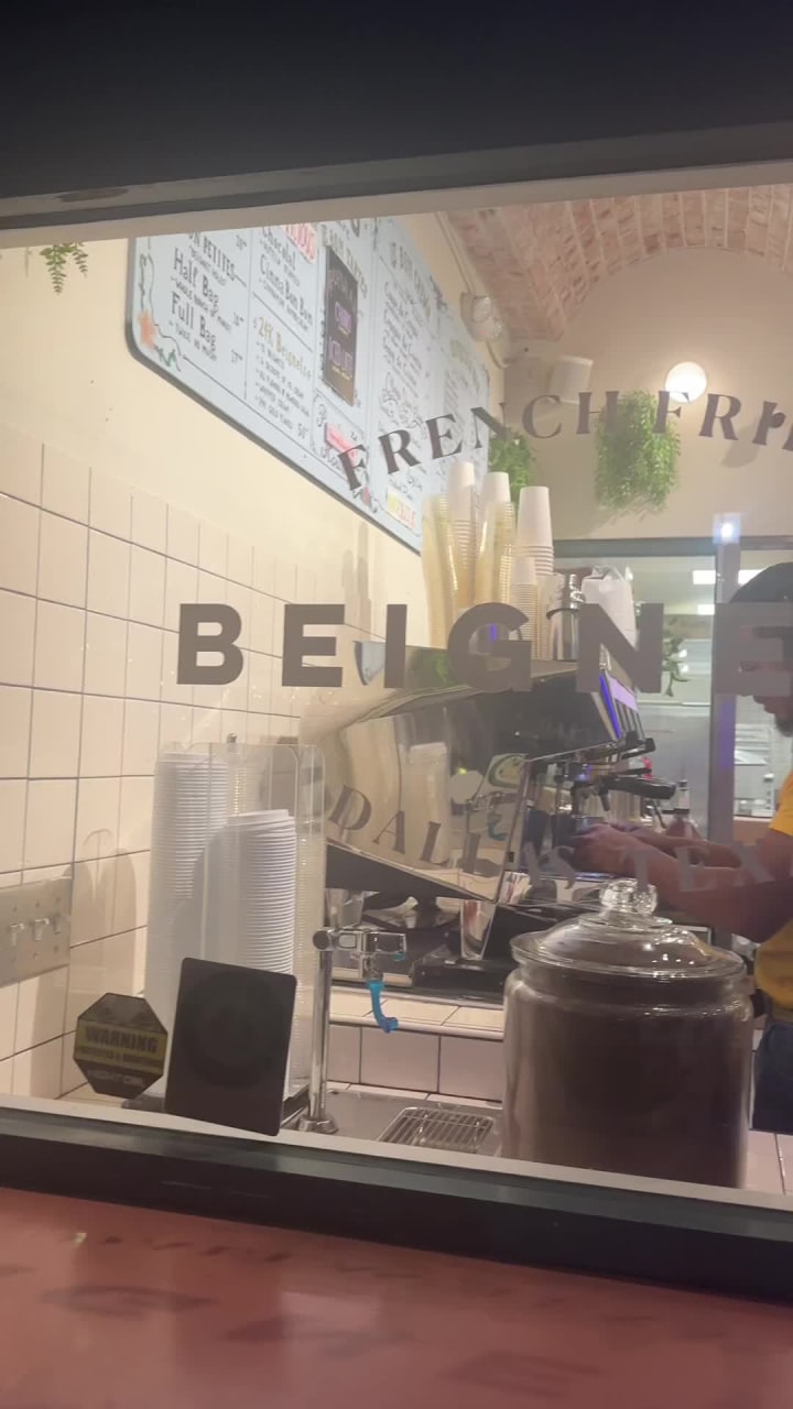 Video review of Le Bon Temps