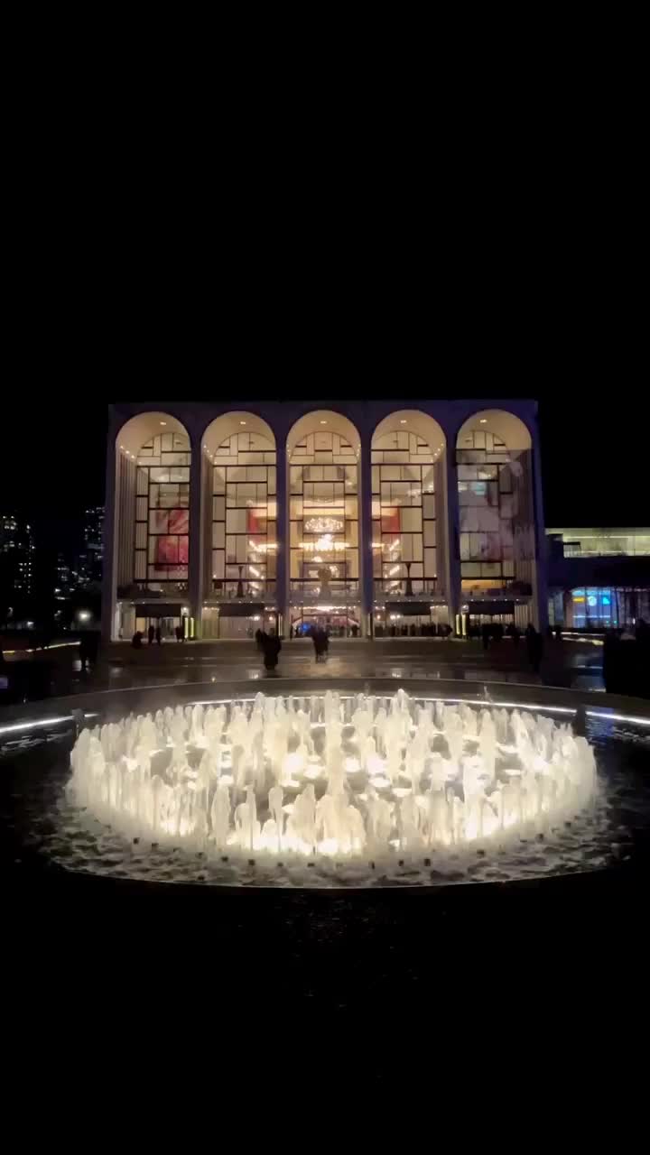 Video review of Metropolitan Opera